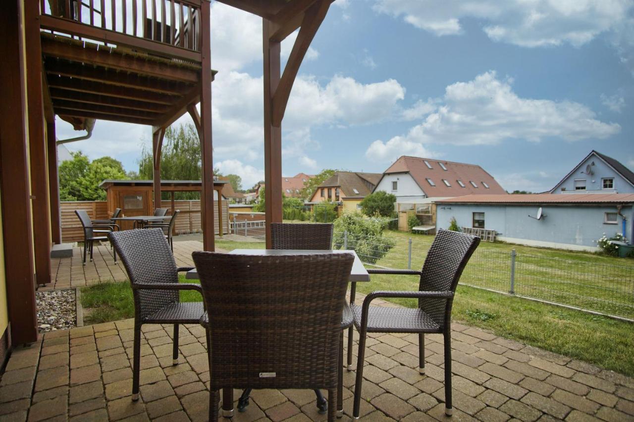 טיסואו Schicke Fewo Mit Terrasse, Gratis Nutzung Vom Ahoi Erlebnisbad Und Sauna In Sellin - Haus De Niege Wech Fewo 02 מראה חיצוני תמונה