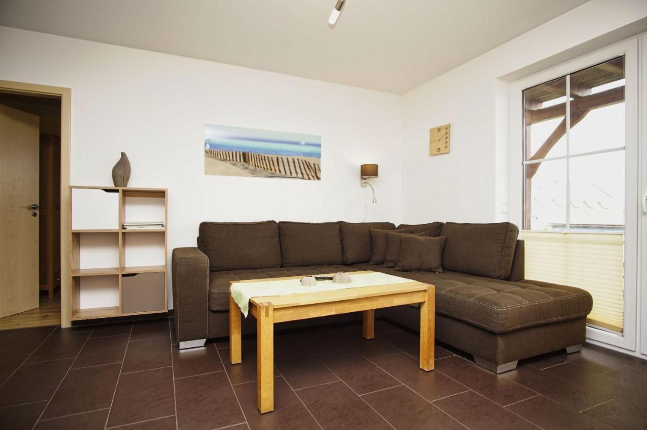 טיסואו Schicke Fewo Mit Terrasse, Gratis Nutzung Vom Ahoi Erlebnisbad Und Sauna In Sellin - Haus De Niege Wech Fewo 02 מראה חיצוני תמונה
