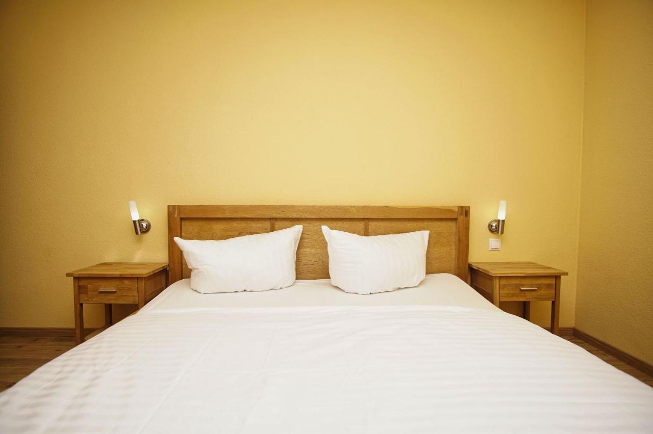 טיסואו Schicke Fewo Mit Terrasse, Gratis Nutzung Vom Ahoi Erlebnisbad Und Sauna In Sellin - Haus De Niege Wech Fewo 02 מראה חיצוני תמונה